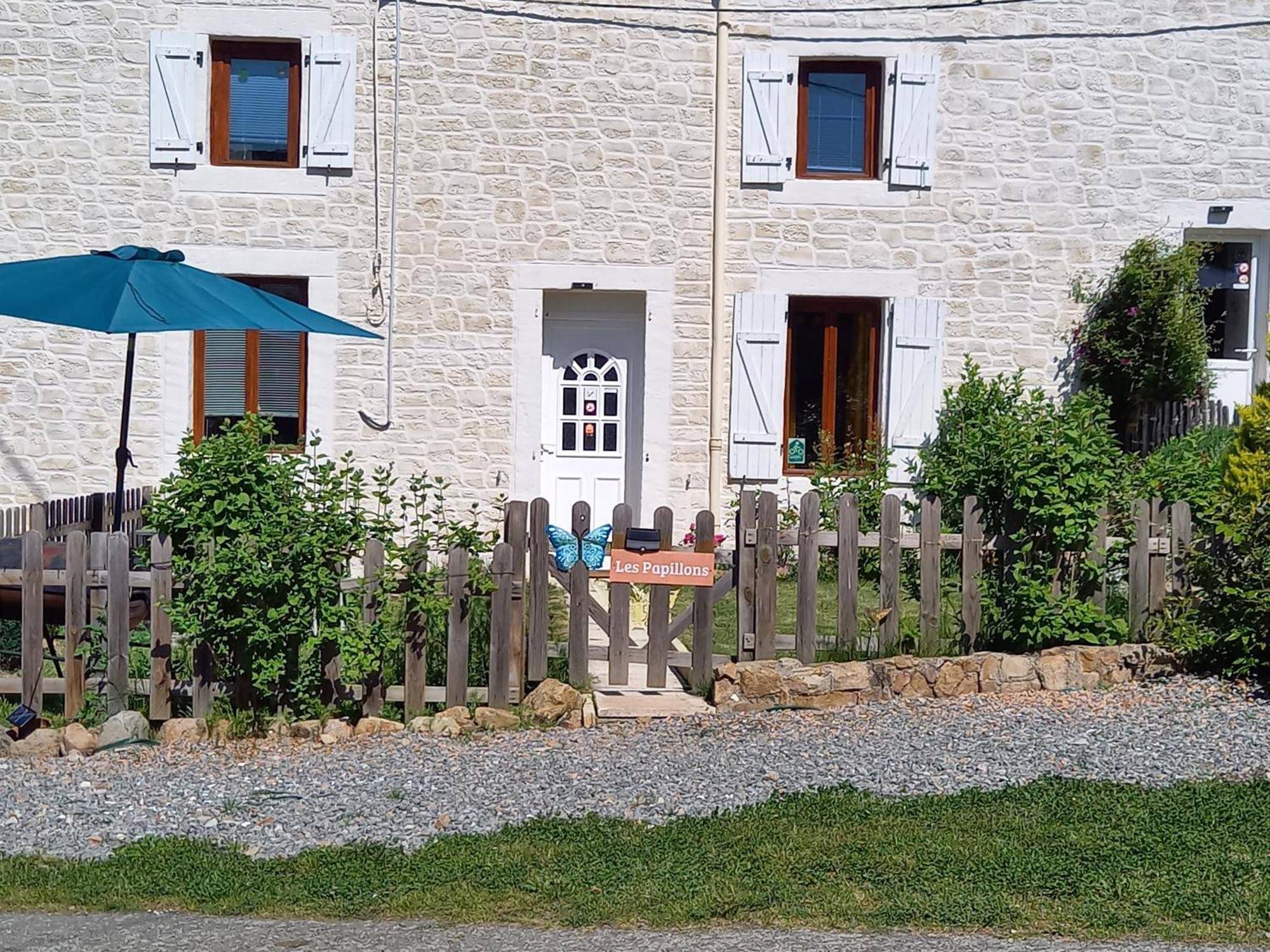 Les Papillons Villa Vrolle Exterior photo